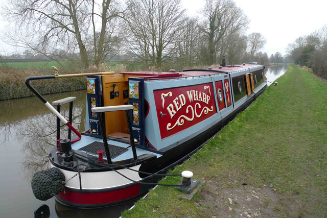 When it comes to choosing a narrowboat, the length, width and stern 
