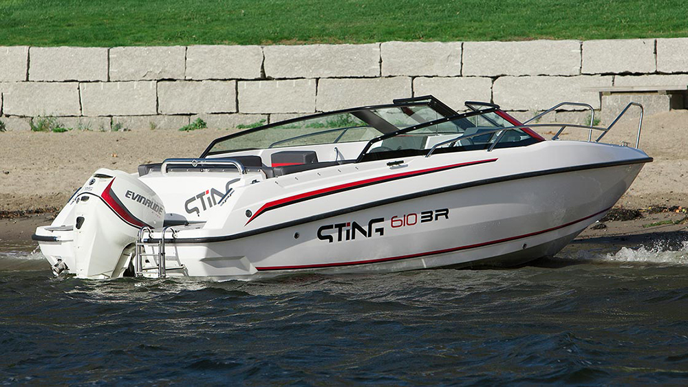 Sting 610 moored