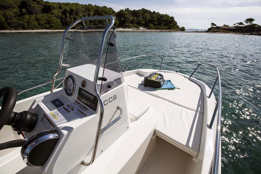 Bow and sundeck – Bayliner Element CC6 review