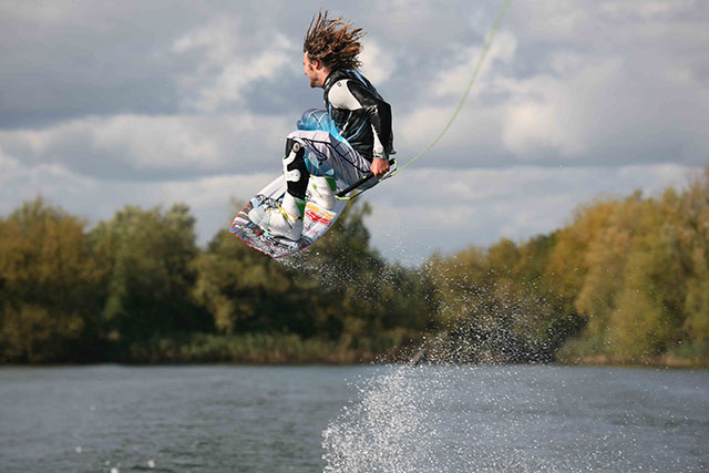 Axis A20 wakeboarder