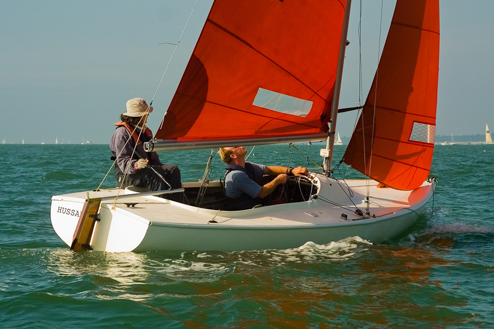 Learn to sail; sailing courses