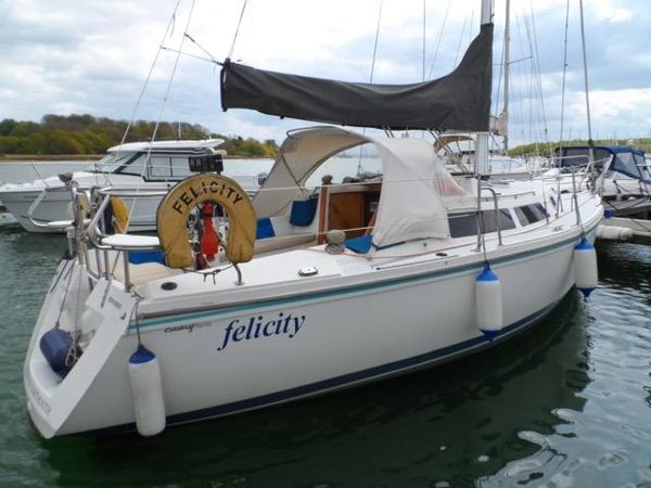 A white Catalina 28 sailing boat named Felicity is moored in Southampton