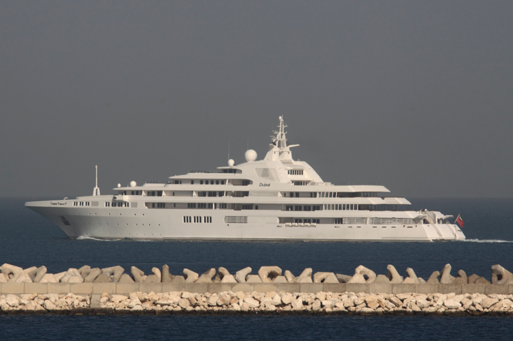 World's largest yachts: Dubai-photo-by-Ralf-Grabbert-TheYachtPhoto-1