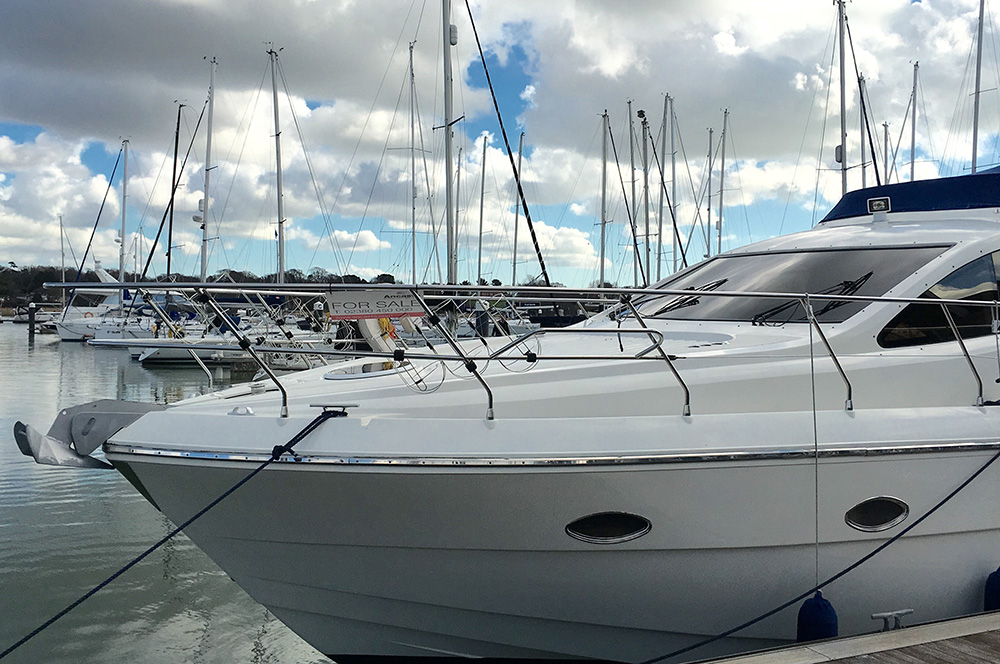 sell my boat: broker or private sale