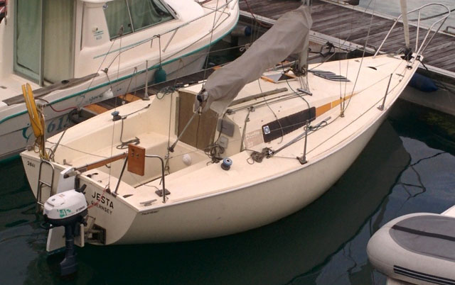 Hunter Duette: best bilge-keel sailing yachts