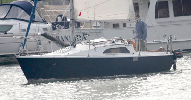 Hunter Medina – an excellent lifting keel starter yacht