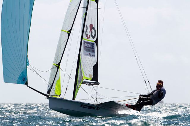Leading GBR 49er team withdraws from Worlds