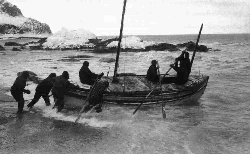 historic sea voyages: Launching the James Caird 2