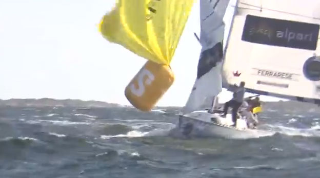 How to hook a buoy: a perfect demonstration by the Ferrarese Racing Team