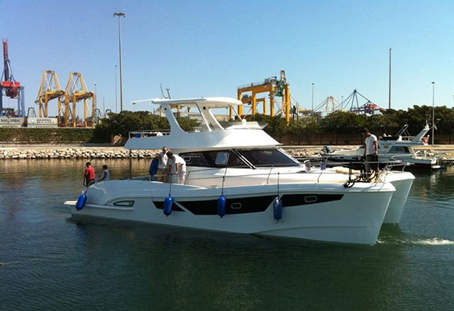 Flashcat 47 at Cannes Boat Show