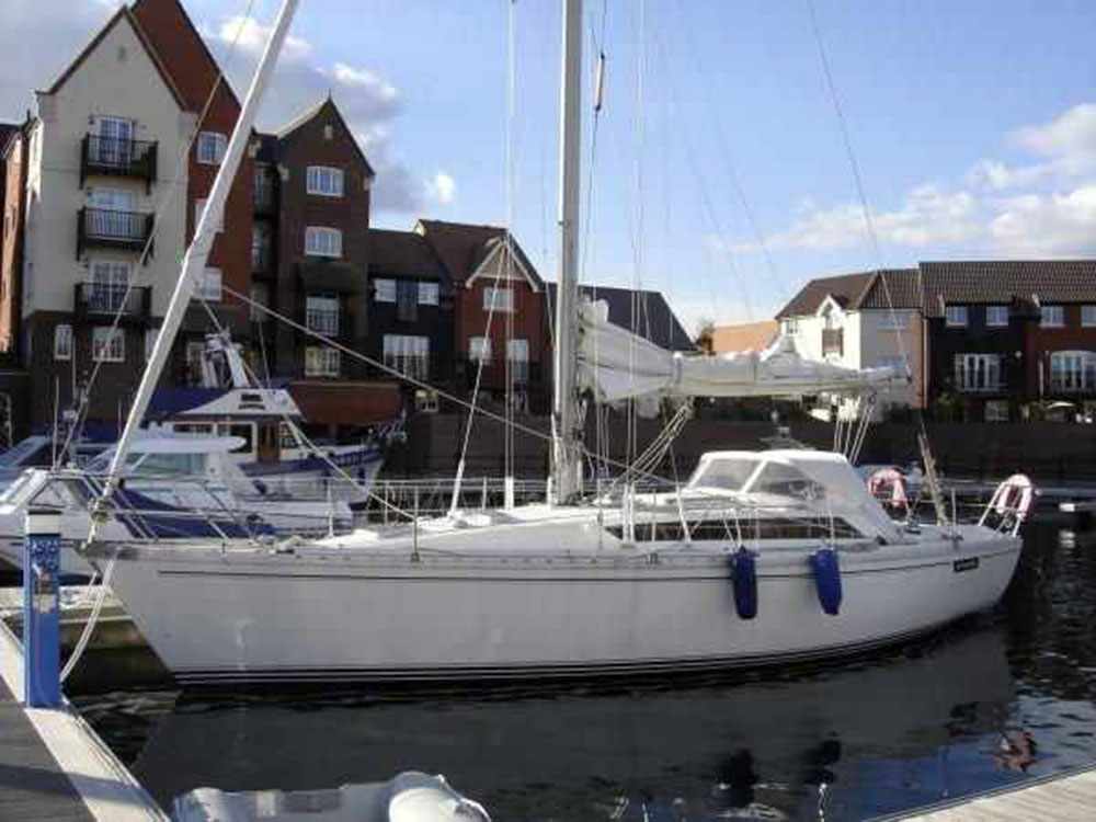 Jeanneau Sunshine 36: best first sailing yachts