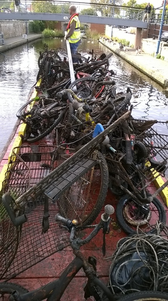Huddersfield Canal clean-up