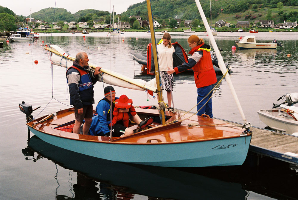 Wayfarer dinghy: racing or cruising