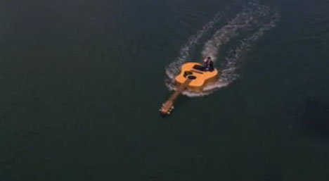 guitar boat on video