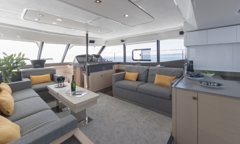 Foountaine Pajot 44 MY seating area