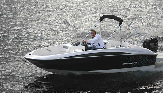Bayliner Element: bold and simple