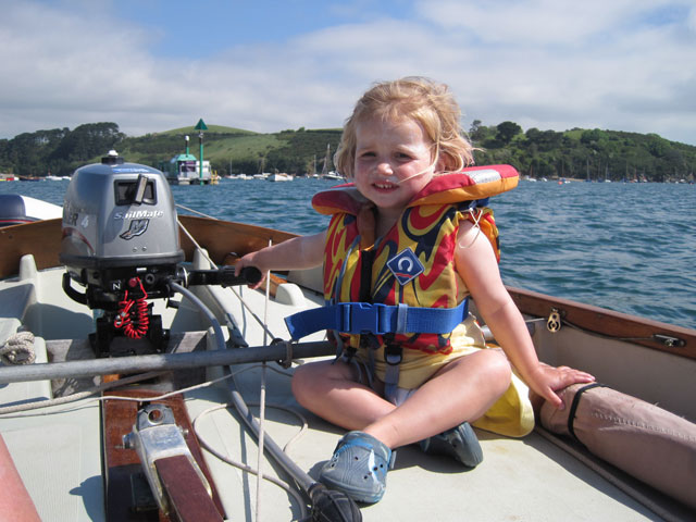 5 tips for fun family boating trips