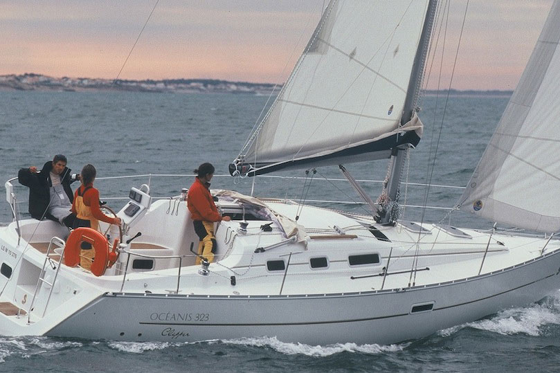 Beneteau Oceanis 323 review: preloved and proven
