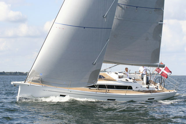 sailing yachts with lifting keel